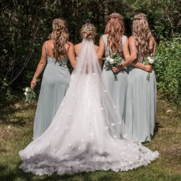 Wedding Veil - Picture 6 of 7